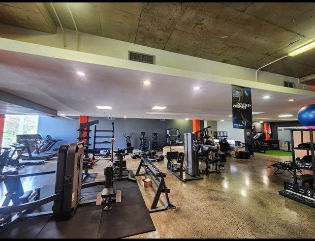 348M² OFFICE TO LET IN PAARDEN EILAND