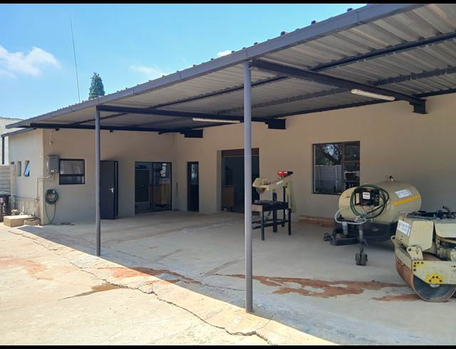 Business property to rent in BRENTWOOD PARK