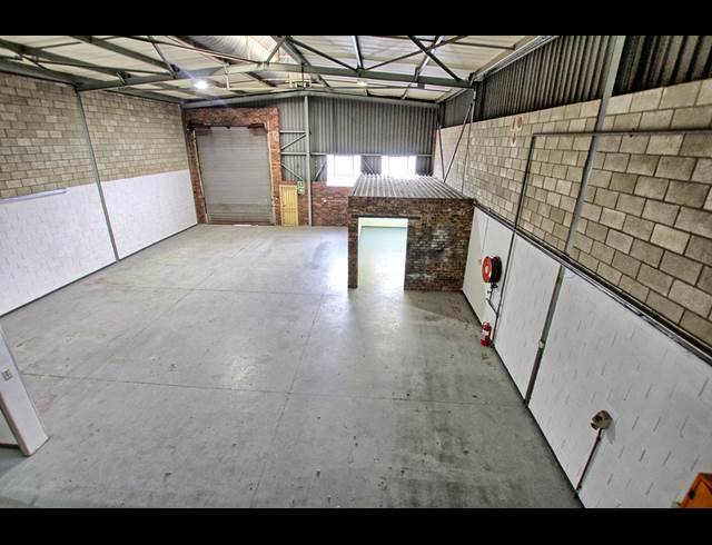 636.50M² WAREHOUSE TO LET IN KYA SANDS