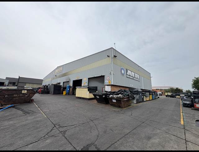 6,560M² WAREHOUSE TO LET IN HUGHES