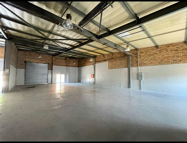 598M² WAREHOUSE TO LET IN LASER PARK