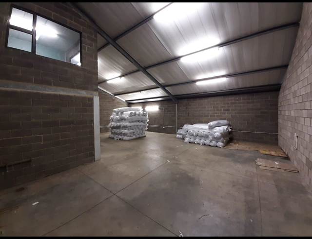 165M² WAREHOUSE TO LET IN BRIARDENE