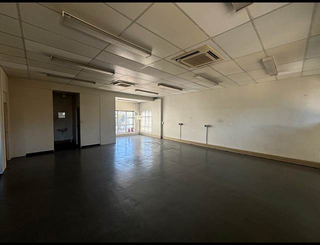 142M² BUILDING TO LET IN ELSIES RIVER