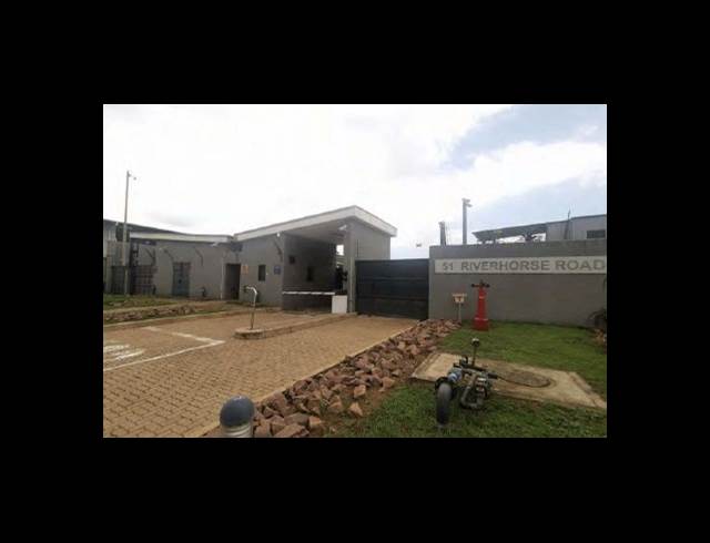 5,255M² WAREHOUSE TO LET IN RIVERHORSE VALLEY