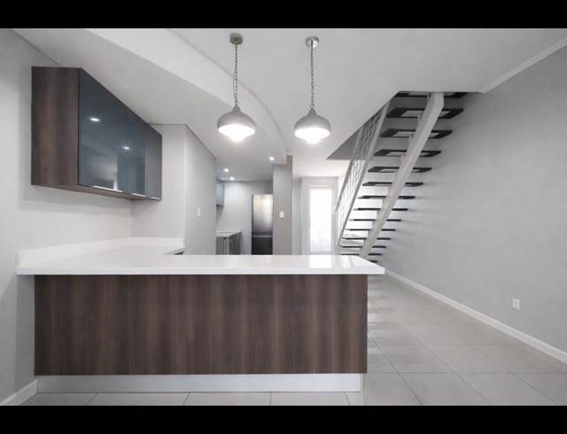 2 BEDROOM PROPERTY TO RENT IN MENLO PARK