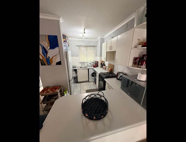 2 BEDROOM PROPERTY TO RENT IN GLEN MARAIS