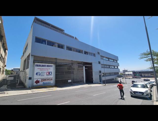 850M² WAREHOUSE TO LET IN SALT RIVER