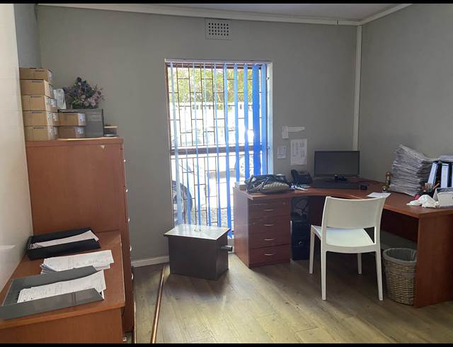 75M² OFFICE TO LET IN TOKAI