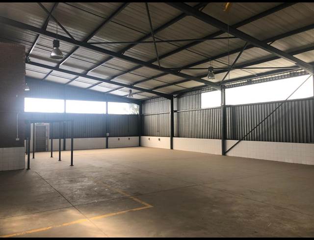 870M² WAREHOUSE TO LET IN SPARTAN