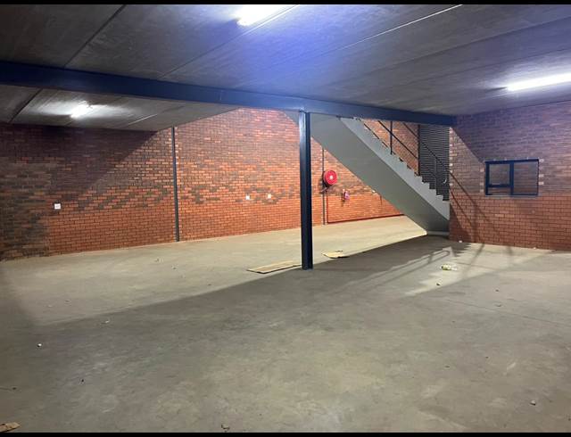 378M² WAREHOUSE TO LET IN THETA