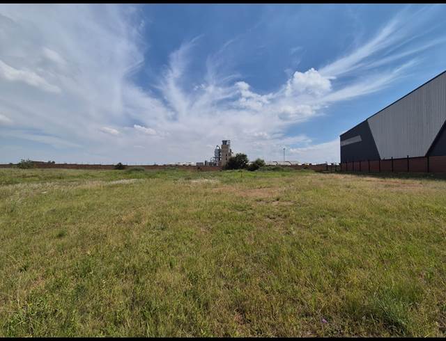 14,300M² WAREHOUSE TO LET IN WADEVILLE
