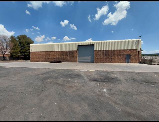 500M² WAREHOUSE TO LET IN POMONA
