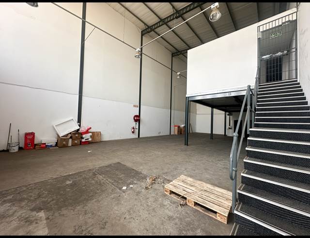 284M² WAREHOUSE TO LET IN MEADOWDALE