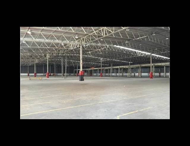 17,256M² WAREHOUSE RENTED IN ALEXANDER PARK INDUSTRIAL