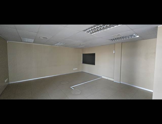 2,294M² WAREHOUSE TO LET IN COSMO BUSINESS PARK