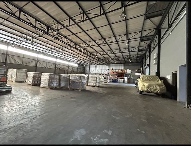 1,551M² WAREHOUSE TO LET IN SPARTAN