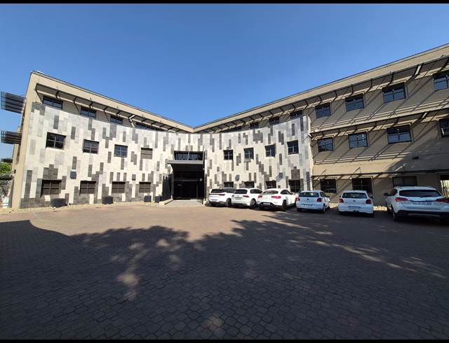 135M² OFFICE TO LET IN ILLOVO