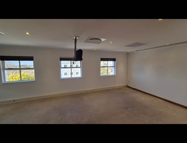 383M² OFFICE TO LET IN WESTLAKE