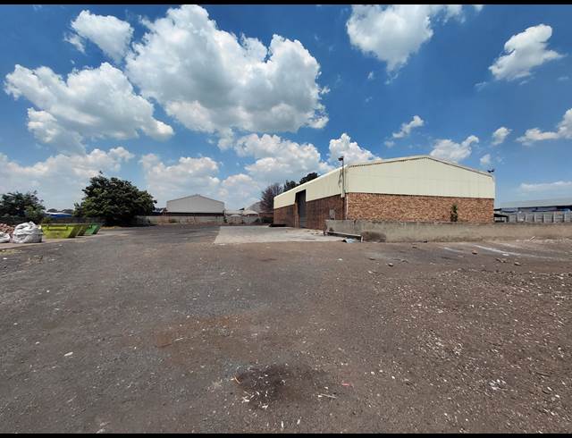 500M² WAREHOUSE TO LET IN POMONA
