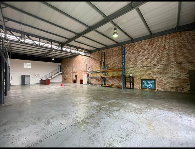 555M² WAREHOUSE TO LET IN RANDJESPARK