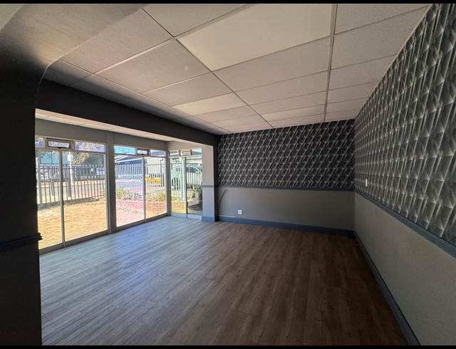 476M² OFFICE TO LET IN WYNBERG