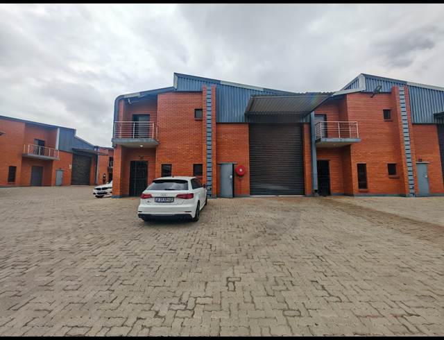 243M² WAREHOUSE TO LET IN ORMONDE