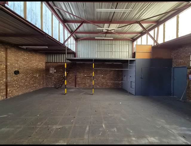 170M² WAREHOUSE TO LET IN WADEVILLE