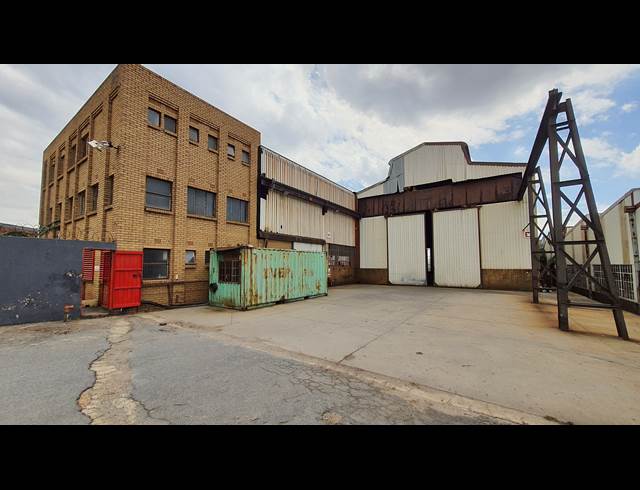 1,850M² WAREHOUSE TO LET IN CHLOORKOP