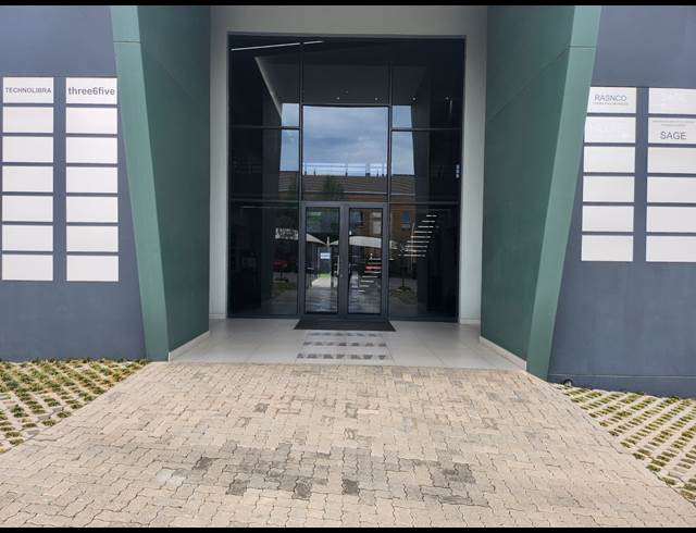 334M² OFFICE TO LET IN HALFWAY GARDENS