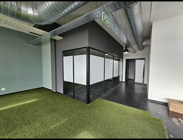 860M² OFFICE TO LET IN PAARDEN EILAND