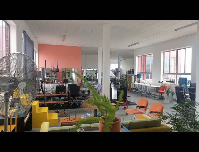 500M² BUSINESS TO LET IN WOODSTOCK