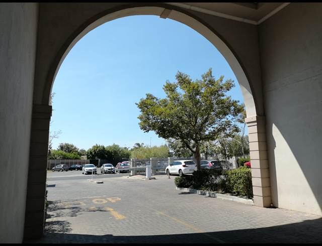 100M² OFFICE TO LET IN WELLWAY PARK