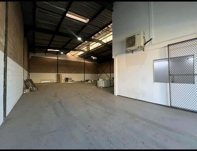 331M² WAREHOUSE TO LET IN MEADOWDALE