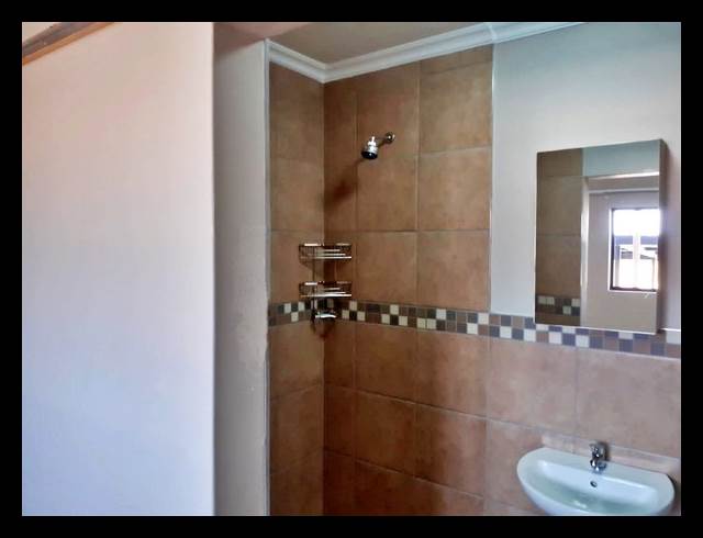 1 BEDROOM PROPERTY TO RENT IN DOUGLAS VALLEY