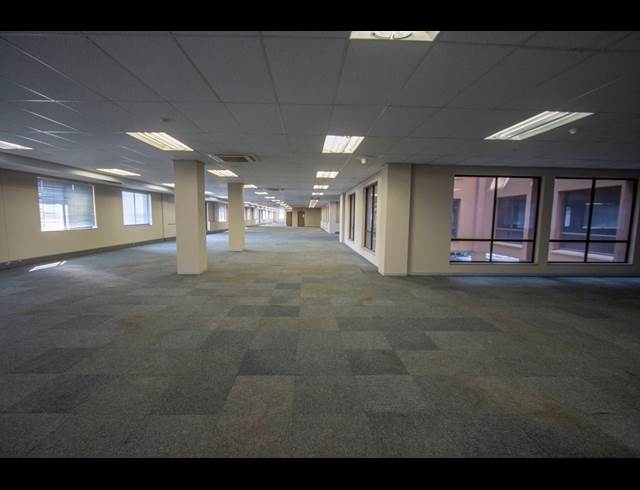 1,191M² OFFICE TO LET IN PARKTOWN