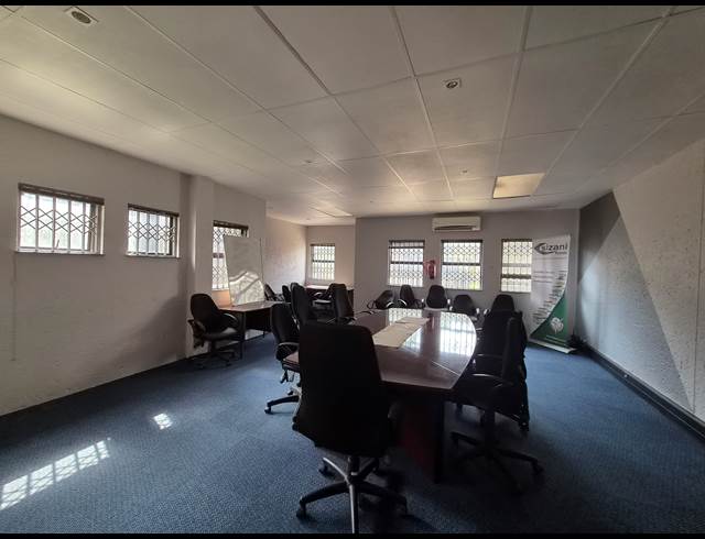 1,759M² OFFICE TO LET IN ALLANDALE