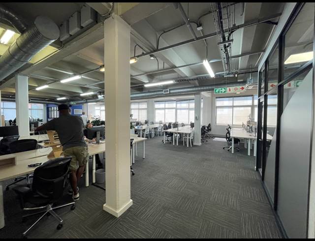 1,560M² OFFICE TO LET IN DE WATERKANT