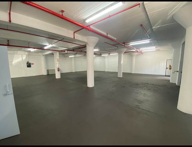 450M² BUSINESS TO LET IN PAARDEN EILAND