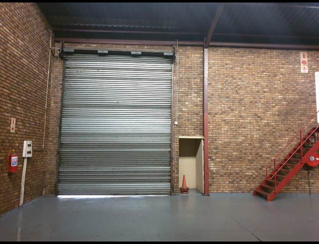 300M² WAREHOUSE RENTED IN WADEVILLE