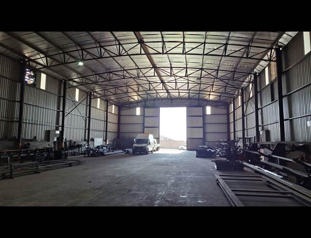 2,306M² WAREHOUSE TO LET IN KNOPJESLAAGTE