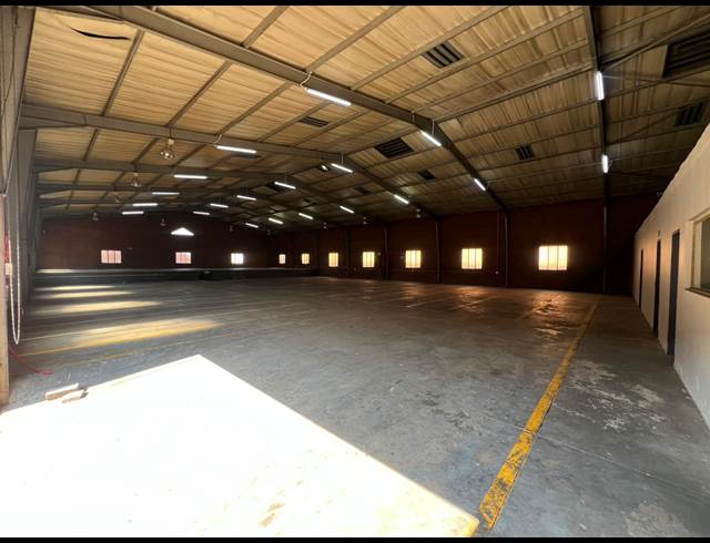 1,200M² WAREHOUSE TO LET IN SUNDERLAND RIDGE