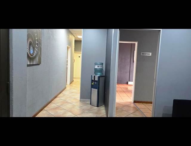 BUSINESS PROPERTY TO RENT IN FARRAR PARK