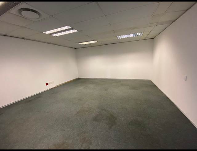 563M² OFFICE TO LET IN MILNERTON RIDGE
