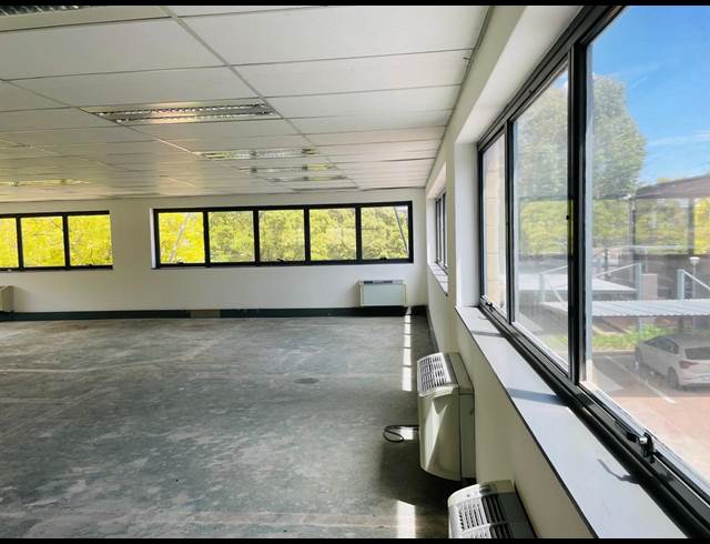684M² OFFICE TO LET IN RANDJESPARK