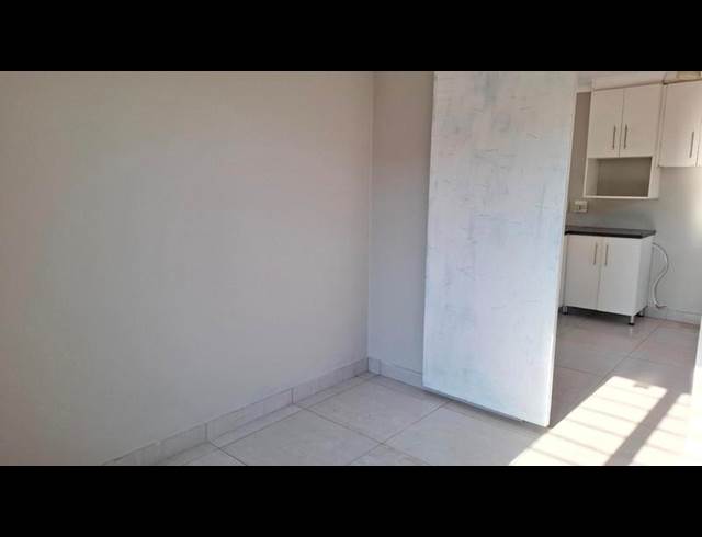 2 BEDROOM PROPERTY TO RENT IN OVERPORT