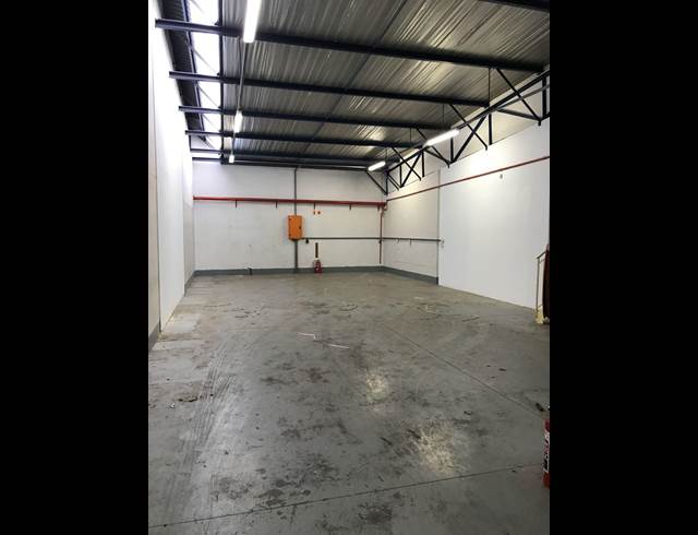 170M² WAREHOUSE RENTED IN STRIJDOMPARK