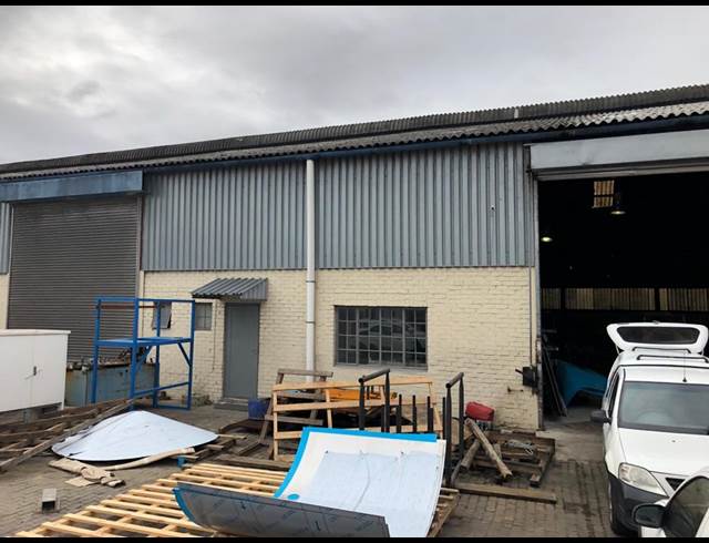 600M² WAREHOUSE TO LET IN TRIANGLE FARM