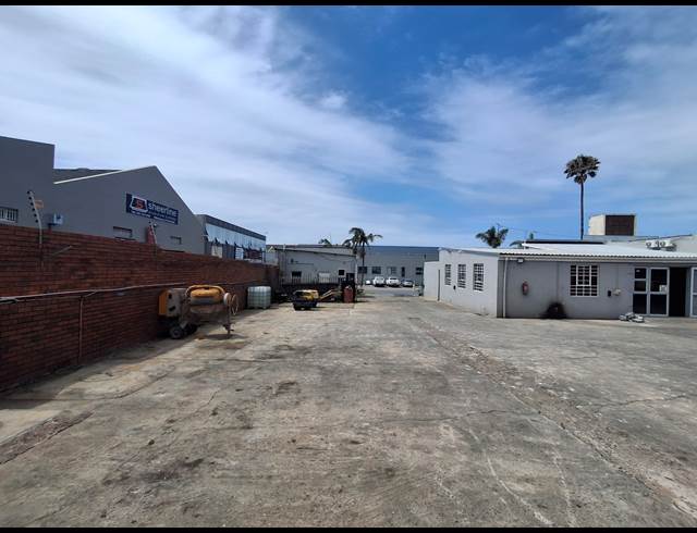 1,420M² WORKSHOP TO LET IN ARCADIA