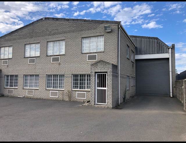 1,220M² WAREHOUSE TO LET IN BLACKHEATH INDUSTRIAL