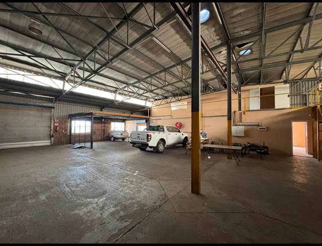 775M² WAREHOUSE TO LET IN ROBERTVILLE